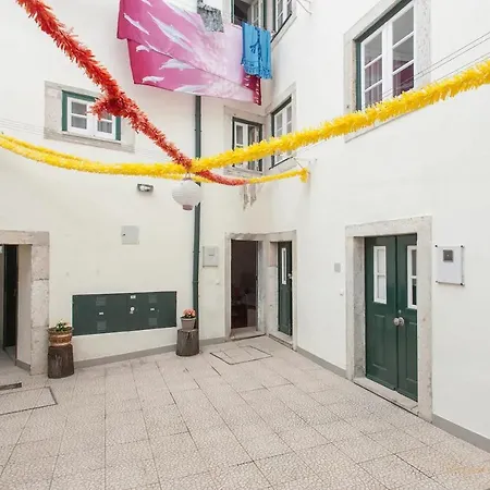 Alfama Charming With 2 Free Bikes By Timecooler Apartman